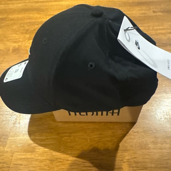 Nike Embroidered Swoosh Club Cap Hat FV5563 010 Black M/L Unisex New With Tags - Picture 3 of 8